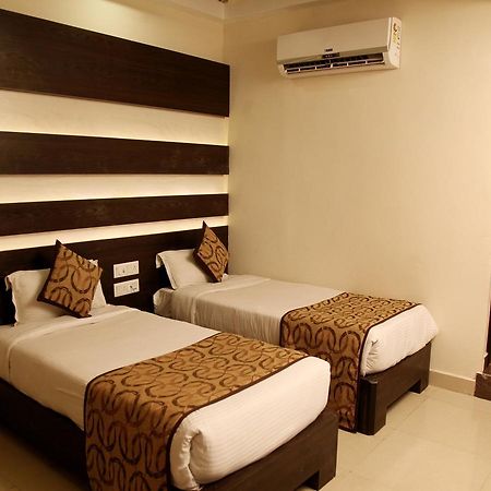 Oyo 905 Galaxy View Hotel Prayagraj Ngoại thất bức ảnh